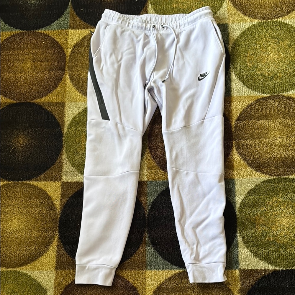 Nike Lavendar tech fleece Sweatpants with Black Accents